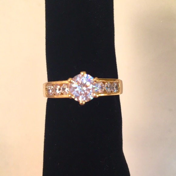 ❤️HP🎉Stunning Simulated Diamond Ring - Picture 3 of 7